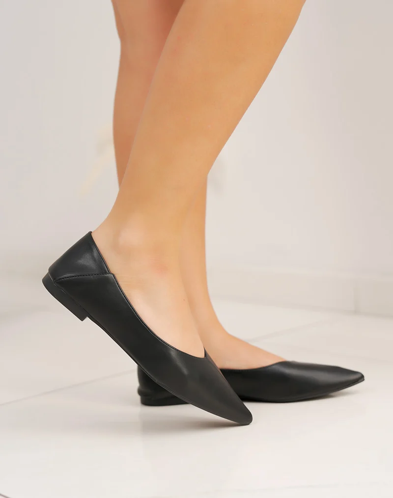 Ballerines noires plates à bout pointu – Élégance minimaliste au quotidien