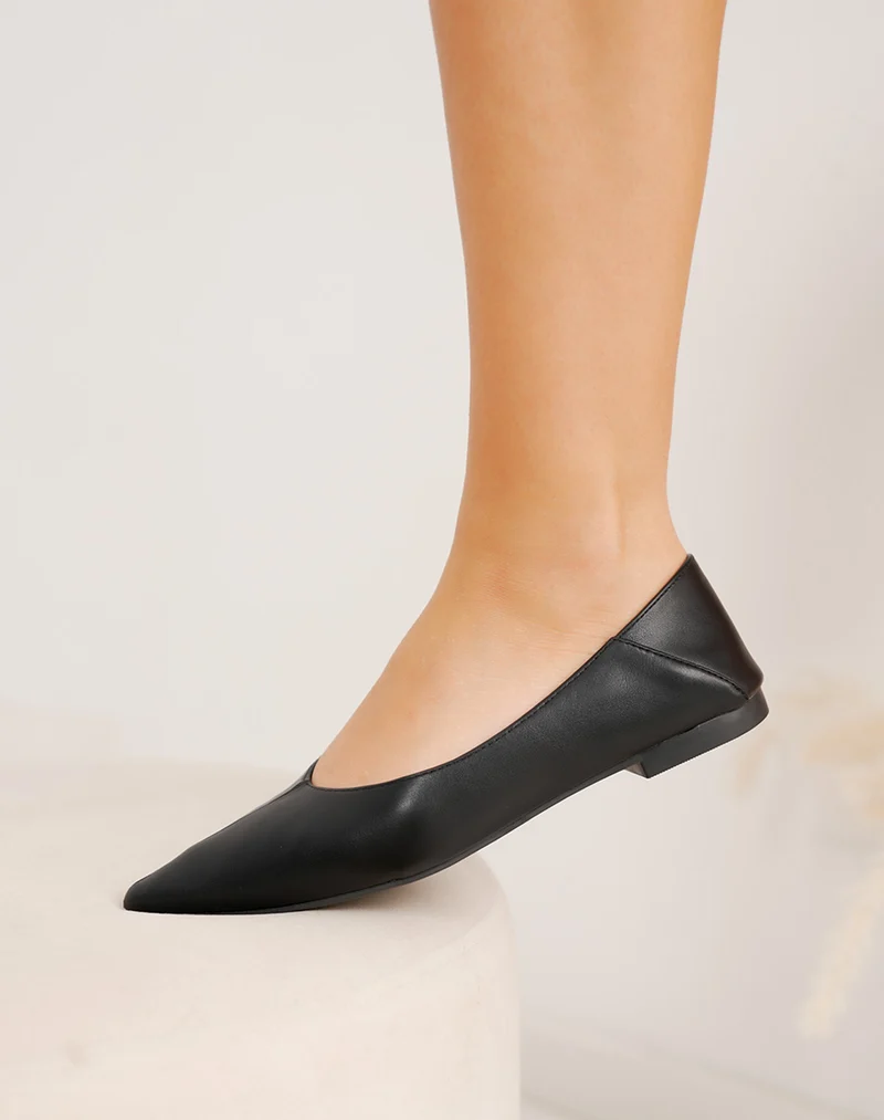 Ballerines noires plates à bout pointu – Élégance minimaliste au quotidien