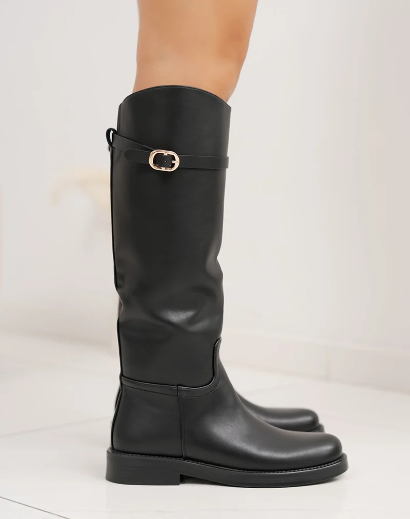 Bottes noires cavalière à bout rond avec lanière dorée