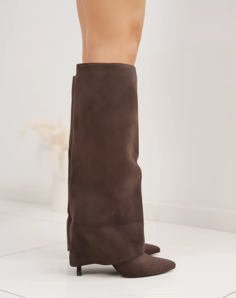 Bottes marron en suédine – Talon aiguille – Bout pointu