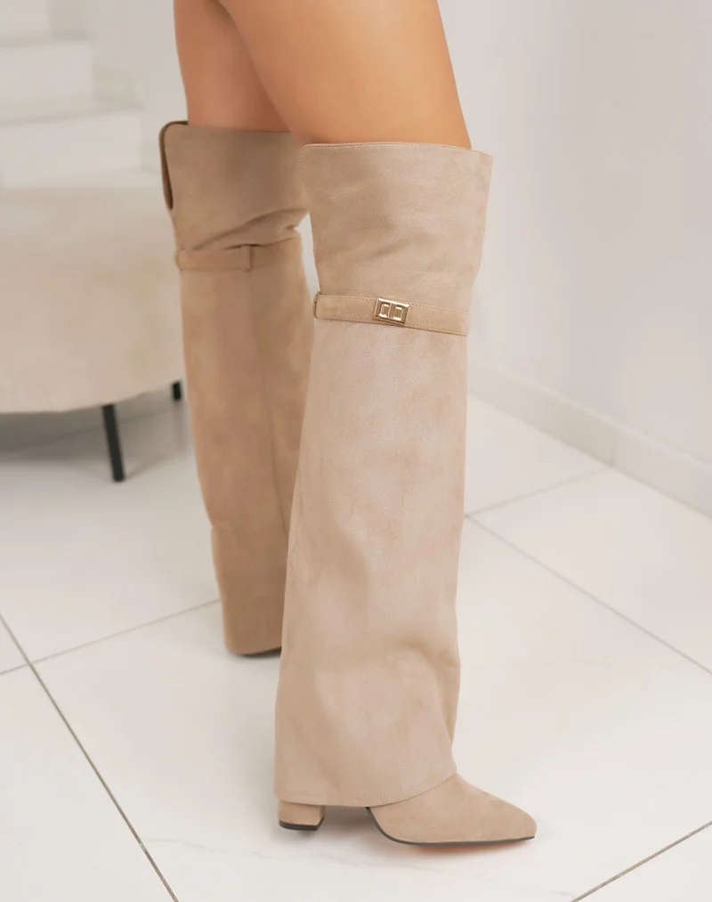 Cuissardes beige en suédine – Talon carré 11cm – Bout pointu