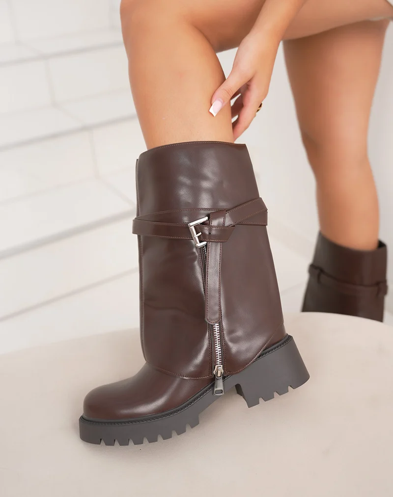 Bottines Chelsea marron fourrées – Tige amovible avec lanières et boucle argentée