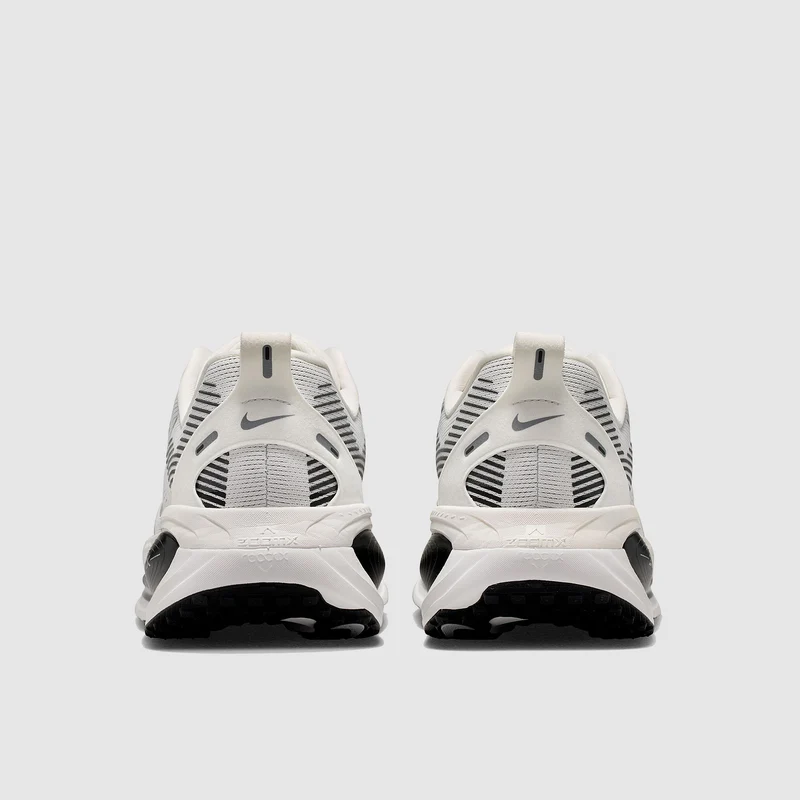Nike Vomero 18