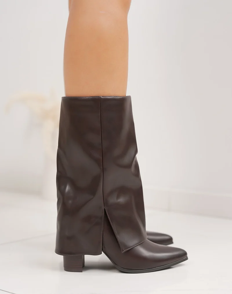 Bottines hautes marron à revers – Talon carré à bout pointu