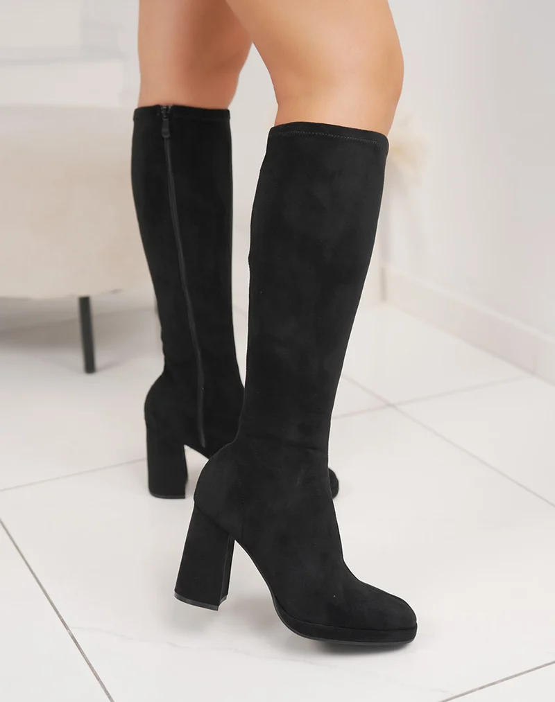 Bottes noires en suédine effet chaussette – Talon haut épais