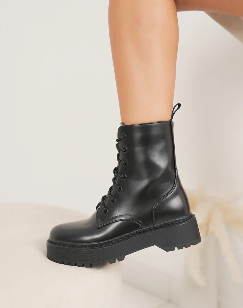 Bottines noires à lacets femme – Semelle crantée épaisse et intérieur fourré