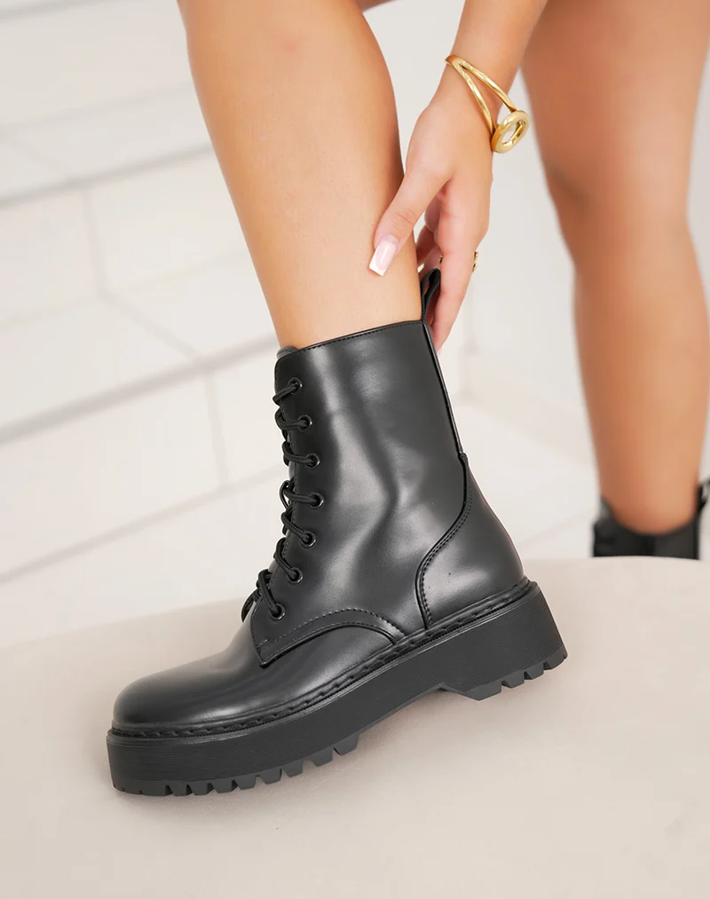 Bottines noires à lacets femme – Semelle crantée épaisse et intérieur fourré
