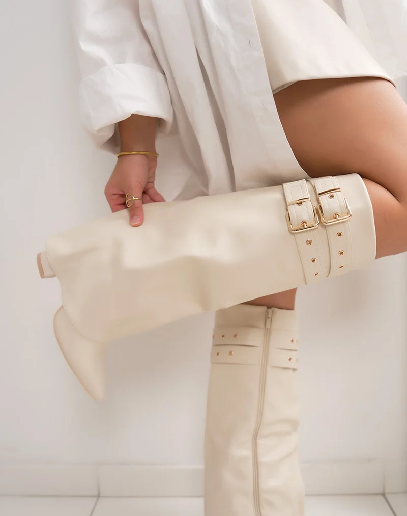 Bottes femme beiges à revers avec double lanière dorée et talon haut 9cm