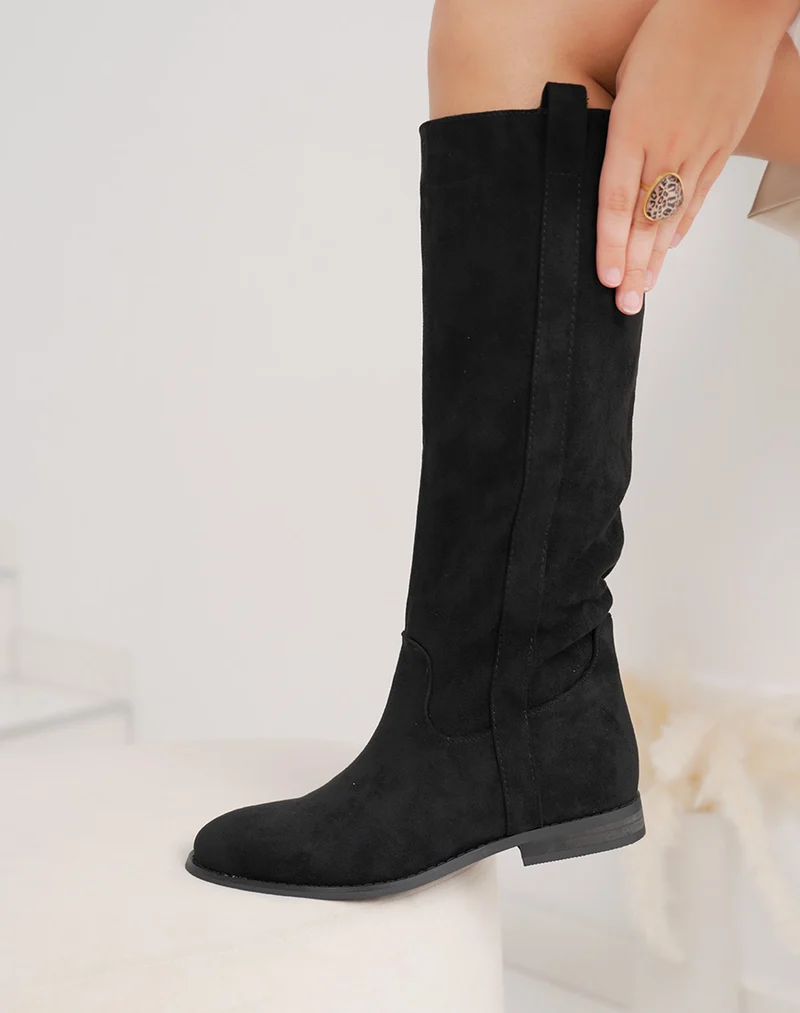 Bottes femme noires en suédine à petit talon confort et élégance