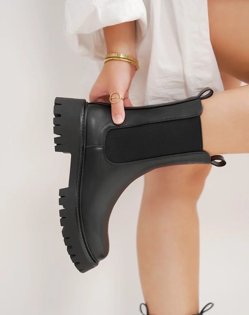 Bottine femme noire Chelsea à semelle épaisse crantée et talon confortable