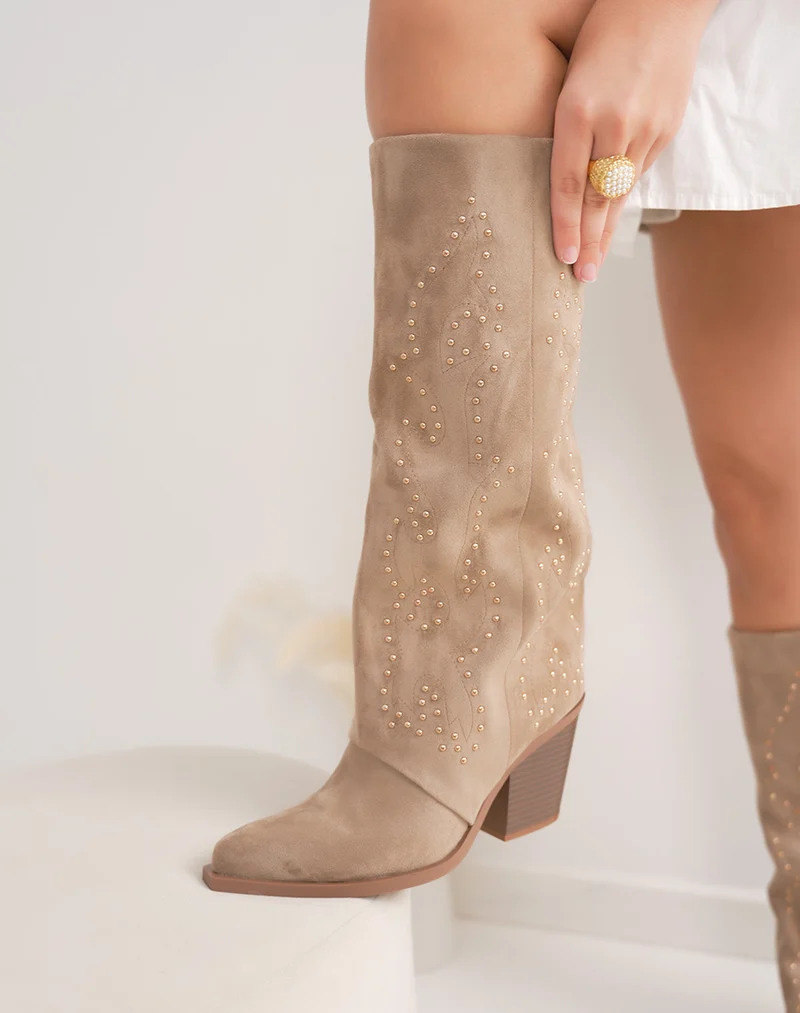 Bottes femme taupe style santiags en suédine avec brillants dorés