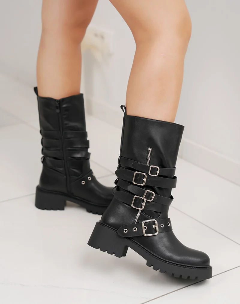 Bottines femme noires à brides argentées tendance avec semelle crantée
