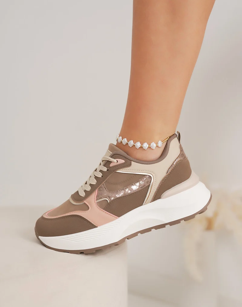 Basket femme taupe épaisse tendance avec détails rose et léopard brillant