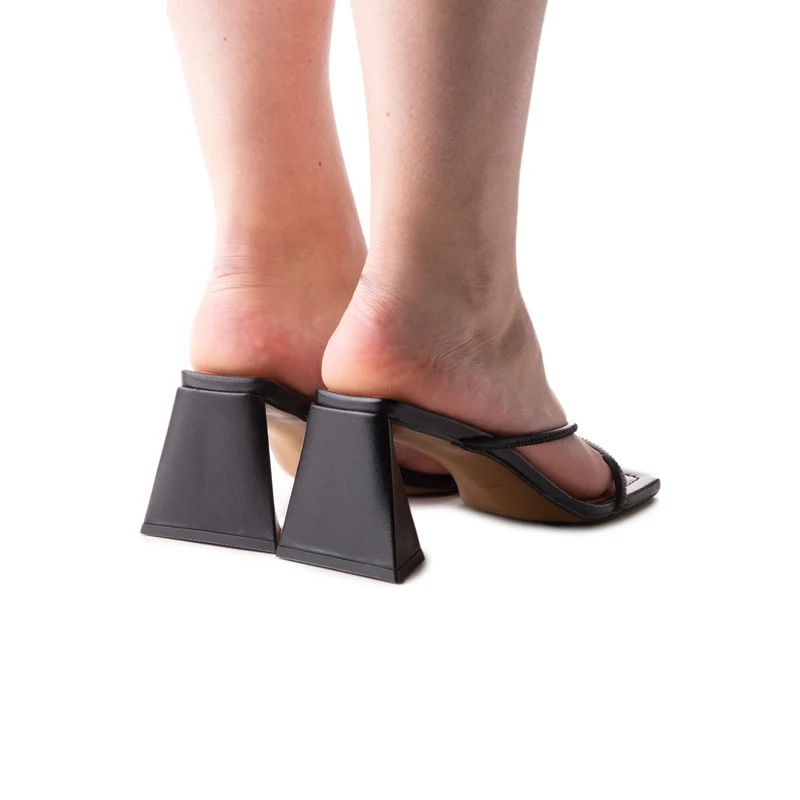 Ermal Black Leather