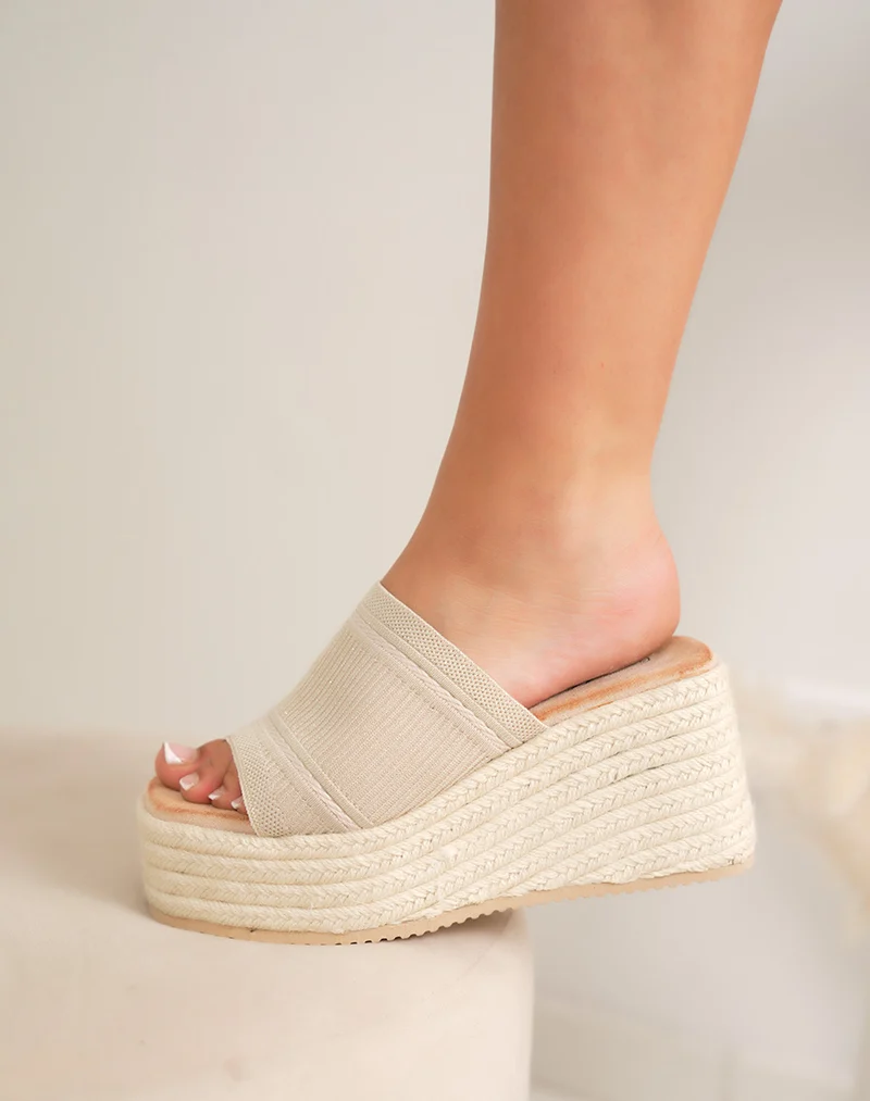 Mules femme beiges compensées élégantes avec semelle effet tissé