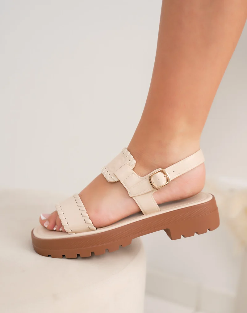Mules femme beige à double brides avec logo incrusté et bride arrière ajustable