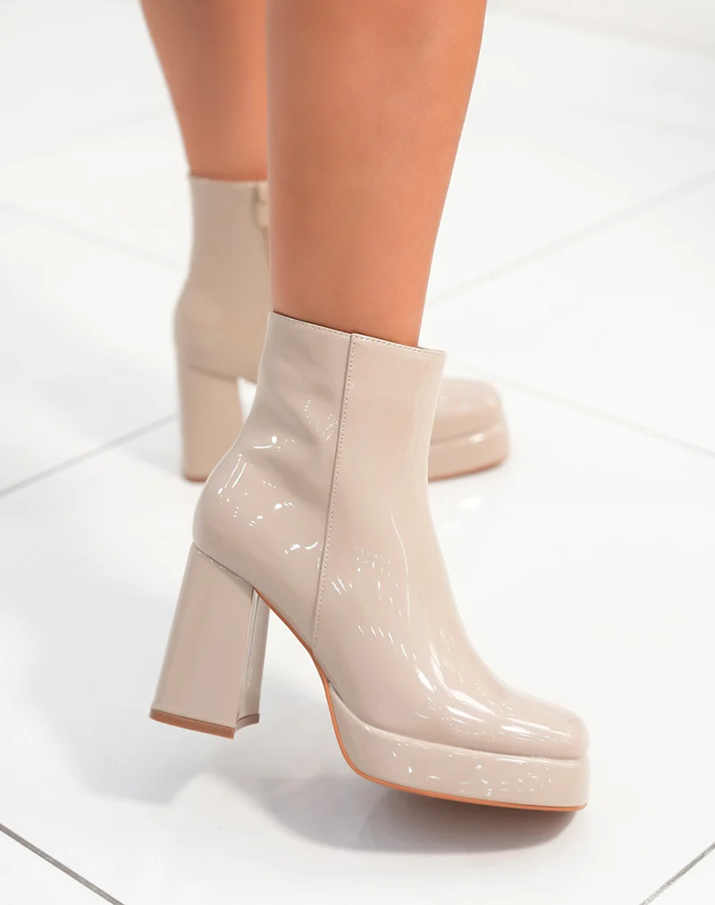 Bottines femme beige vernies avec talon haut et plateforme épaisse