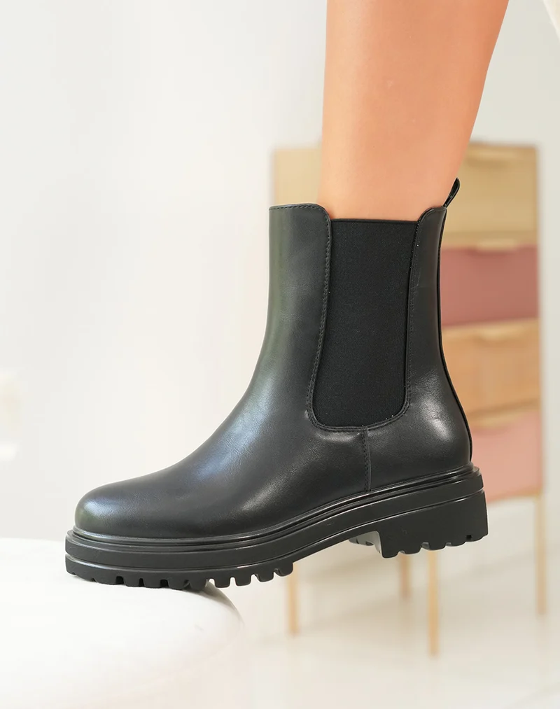 Bottines noires classiques avec fermeture éclair