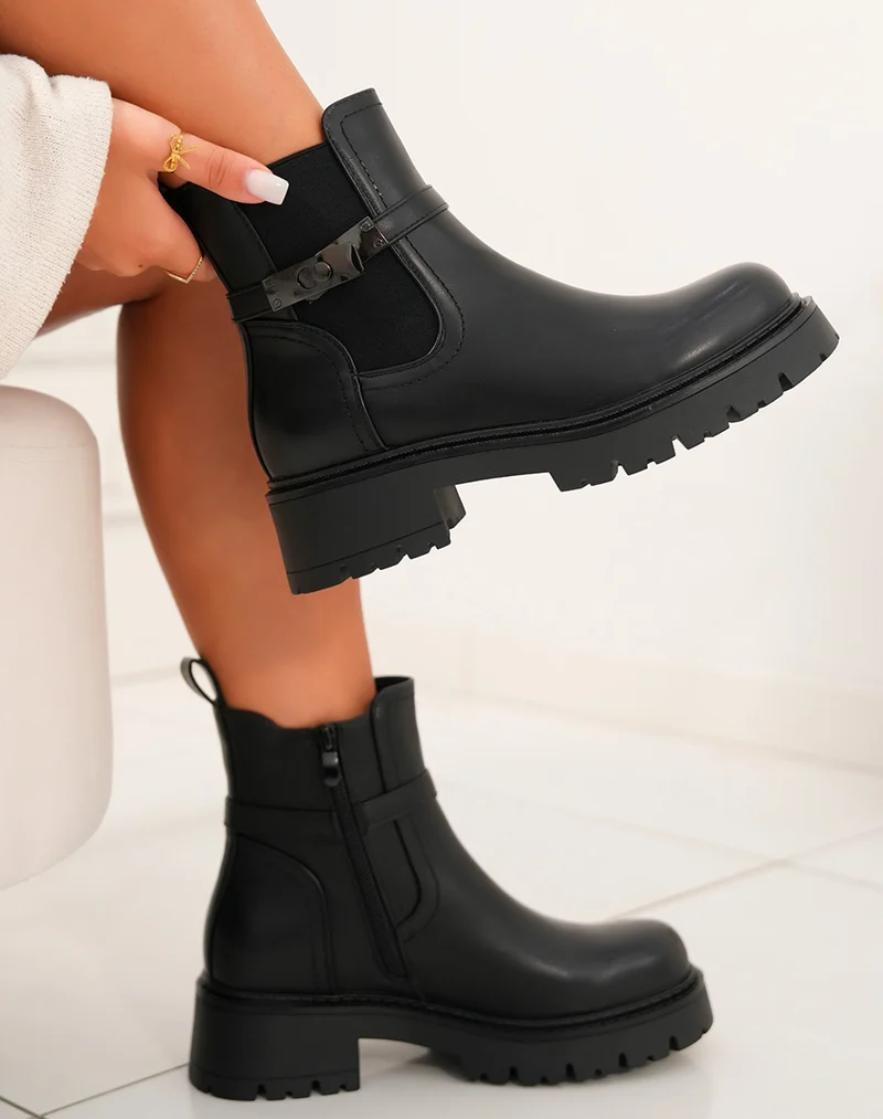 Bottines femme noires avec sangle et détail gris anthracite