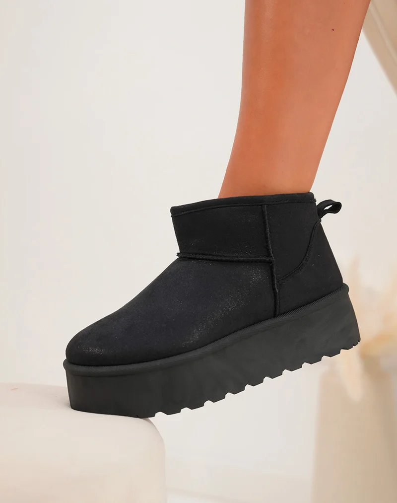 Bottines femme noires tendance avec grosse plateforme et intérieur fourré