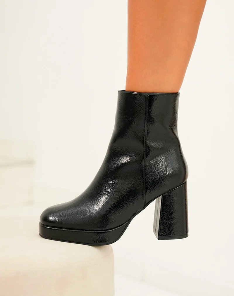 Bottines Noires à Talon Épais avec Effet Brillant