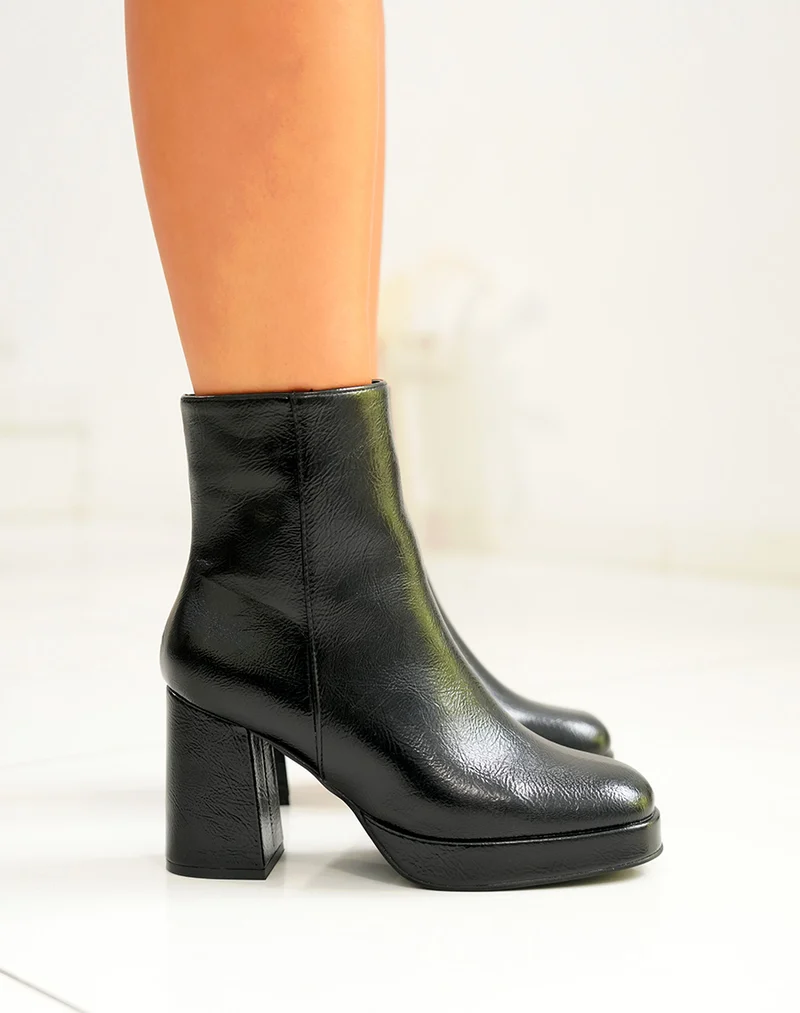 Bottines Noires à Talon Épais avec Effet Brillant
