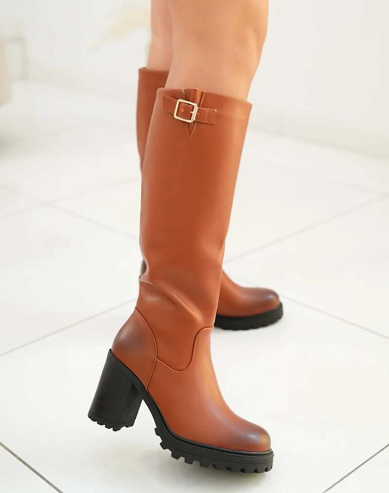 Bottes femme camel avec talon et semelle crantée noire